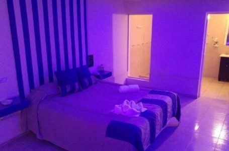 Polémica: motel ofrece habitaciones con ‘corralitos’ para niños