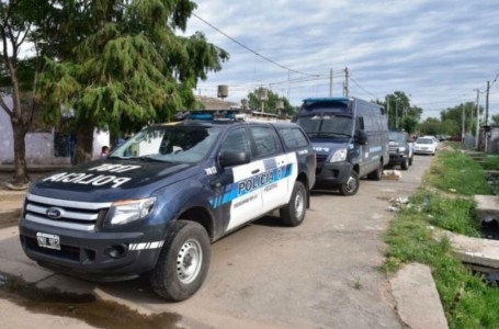 La Policía Federal realiza un megaoperativo en barrio Las Flores de Rosario