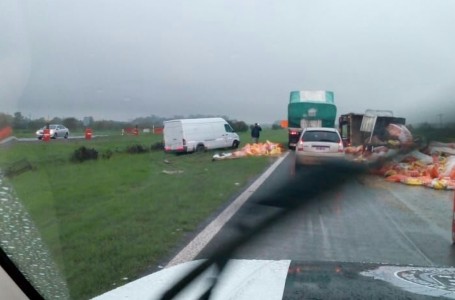 Choque de camiones en la autopista a Córdoba entre Funes y Roldán