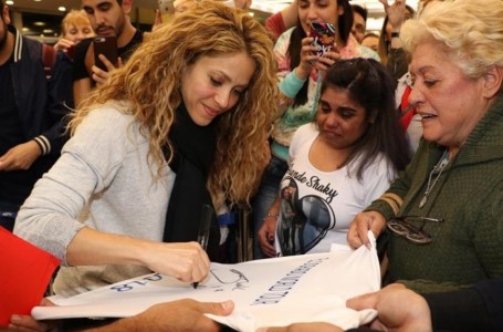 Shakira llegó a la Argentina y revolucionó el aeropuerto de Ezeiza