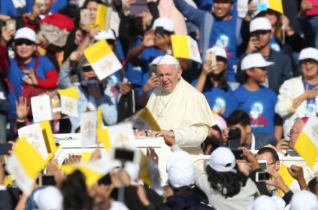 En la “mayor concentración pública de la historia” de Emiratos, el papa Francisco ofició misa en Abu Dhabi
