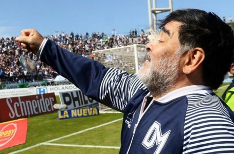 ¿Diego Maradona está con un pie afuera de Gimnasia?