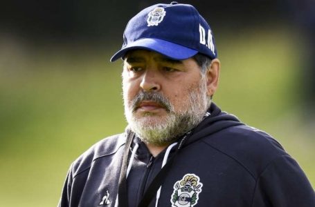 Diego Maradona tiene excesos de alcohol