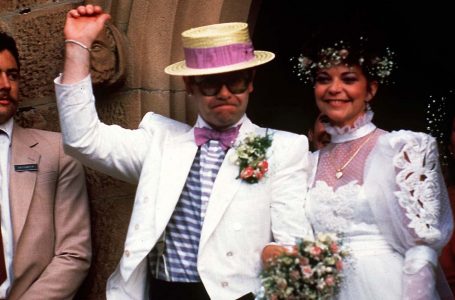 Elton John fue demandado por su ex mujer por violar un acuerdo de silencio
