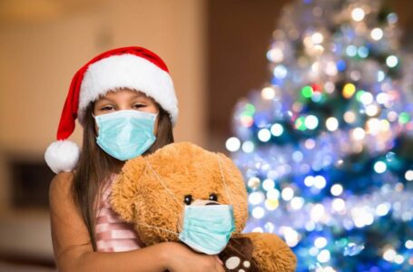 El mundo, expectante frente a las vacunas, intenta que la Navidad no traiga más contagios