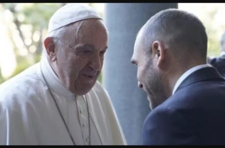 Martín Guzmán se reunió 45 minutos con el papa Francisco en el Vaticano