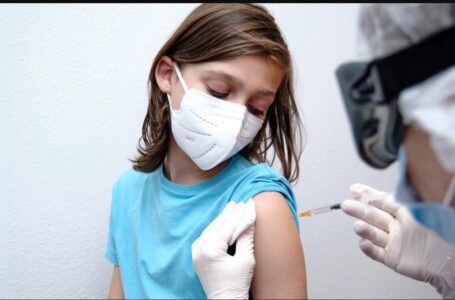 Moderna: mañana comienza la distribución para vacunar a adolescentes