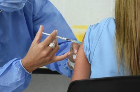 Funes: Inoculación contra el covid 19 con vacunas Pfizer a personas de entre 12 y 17 años, sin factores de riesgo.