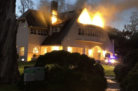 El Club House de Kentucky envuelto en llamas