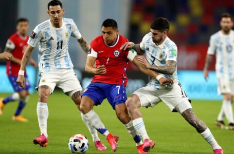 Sin Messi y sin Scaloni, la Selección Argentina visita a Chile por las Eliminatorias: horario y TV