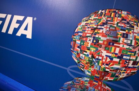 FIFA toma medidas y “libera” a los jugadores extranjeros en Rusia y Ucrania