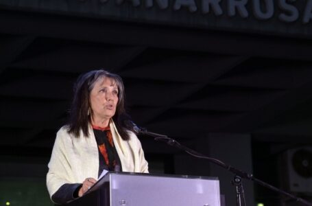 Piñeiro abrió la Feria del Libro rosarina con un discurso “urgente” contra el “ecocidio” del Paraná