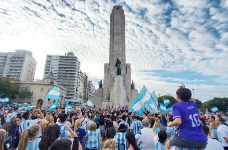 Festejos a lo largo y ancho del país por la clasificación de Argentina a octavos de final