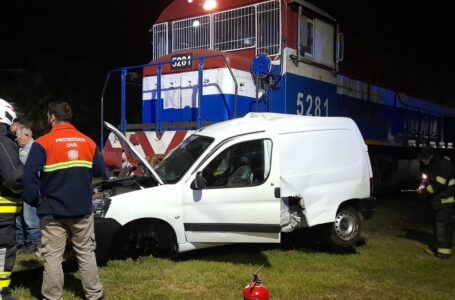 Un tren de carga arrolló a un vehículo en inmediaciones del Paseo de la Estación