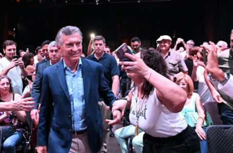 Mauricio Macri sigue levantando su perfil presidenciable y mete una cuña en la interna liberal