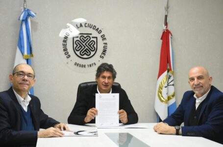 La Municipalidad de Funes firmó un ​Convenio de becas con la UCA