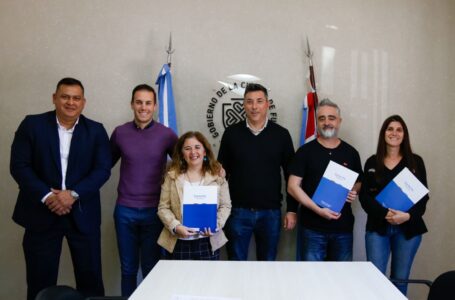 La Municipalidad entregó nuevas matrículas a Cooperativas de Funes