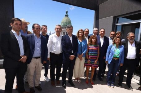 Intendentes “dialoguistas” se reúnen con Francos en Rosario