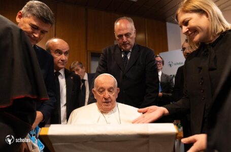 Scaglia junto al Papa Francisco: “el Papa sigue con detalle lo que ocurre en Rosario y reza por todos nosotros”